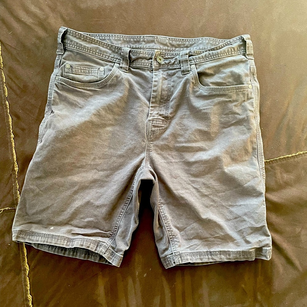 prana mens shorts 34W 9L